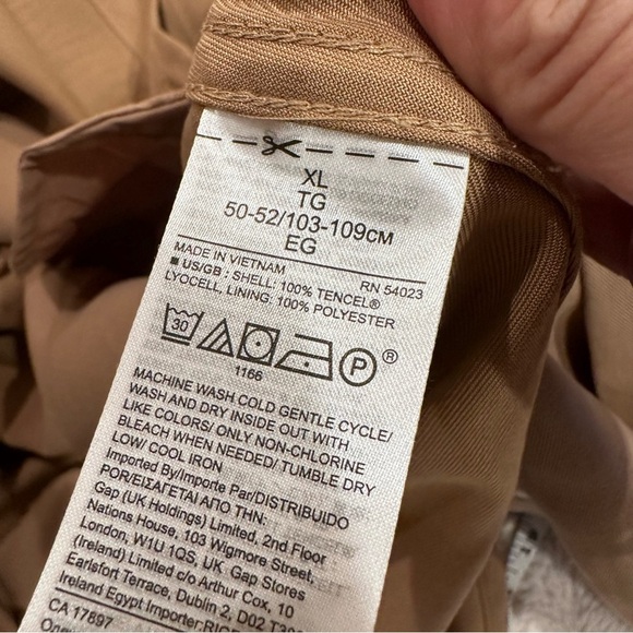 ⭐️Banana Republic brown long coat - Picture 8 of 8